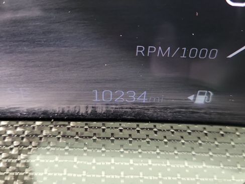 Certified 2025 Cadillac Escalade ESV V AWD/4WD image 26