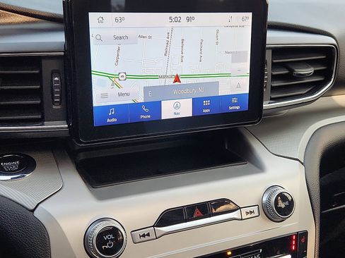 Certified 2022 Ford Explorer XLT w/ Equipment Group 202A image 19