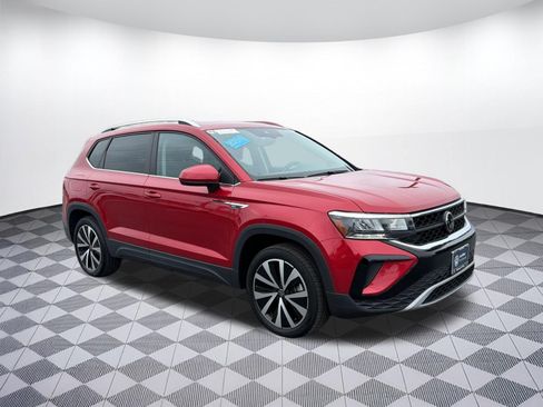 Certified 2023 Volkswagen Taos SE w/ Panoramic Sunroof Package FWD image 7