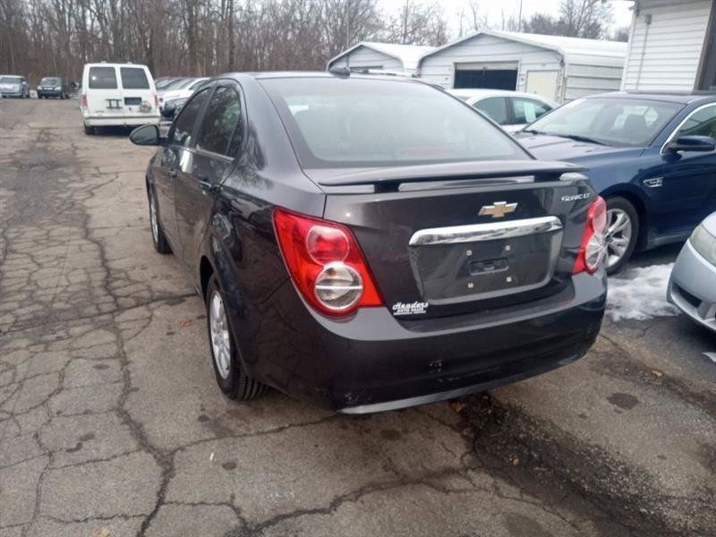 Used 2016 Chevrolet Sonic LT FWD image 2