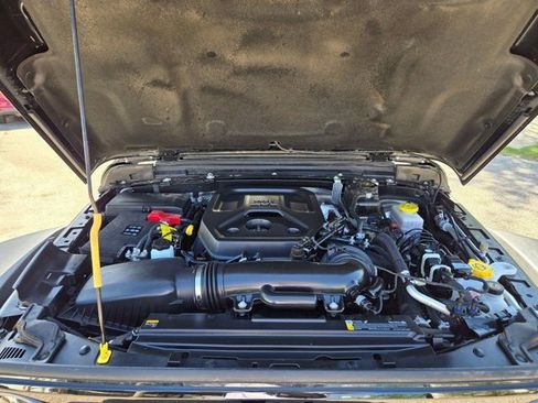 Used 2025 Jeep Wrangler Unlimited Rubicon image 31