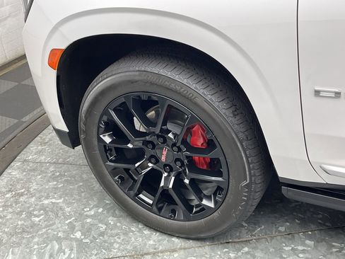 Certified 2024 GMC Yukon Denali AWD/4WD image 38