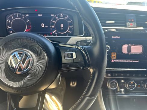 Used 2019 Volkswagen Golf R 4-Door AWD/4WD image 23