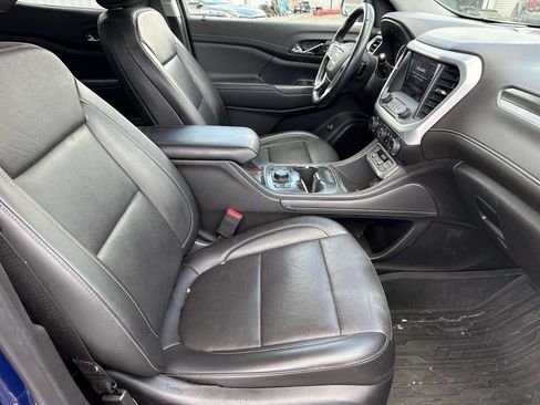 Used 2023 GMC Acadia SLT w/ Preferred Package FWD image 15