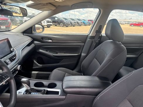 Certified 2025 Nissan Altima 2.5 SV FWD image 37