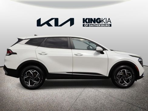 Used 2023 Kia Sportage LX AWD/4WD image 2
