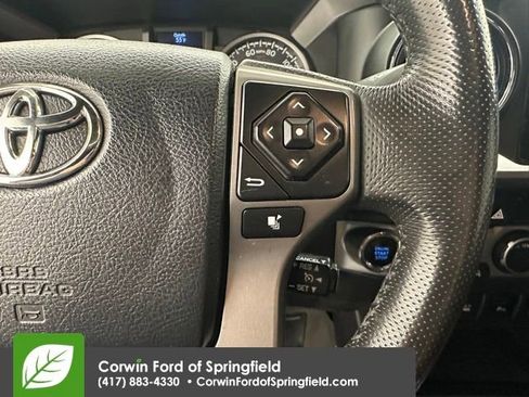Used 2016 Toyota Tacoma Limited image 32