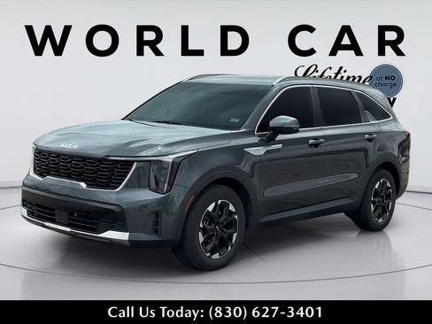 Used 2024 Kia Sorento S FWD image 3