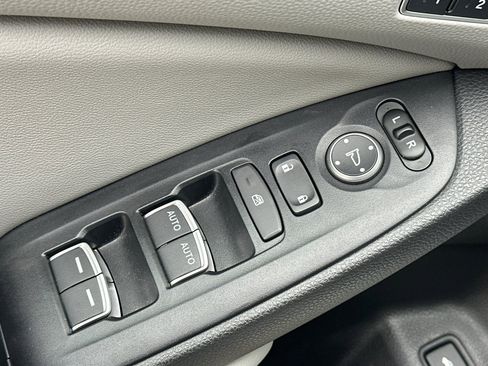 Used 2019 Honda Accord Touring image 12