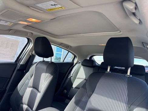 Used 2016 MAZDA MAZDA3 i Touring image 13