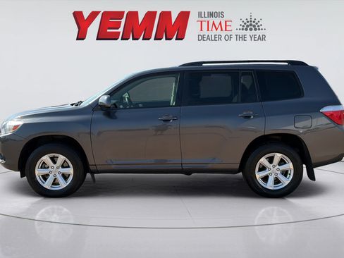 Used 2010 Toyota Highlander 2WD w/ Cold Weather Pkg image 4