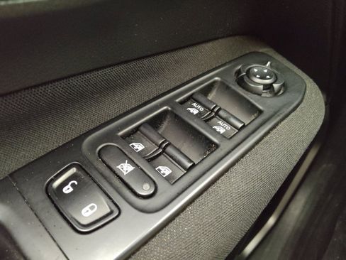 Used 2021 Jeep Renegade Latitude AWD/4WD image 27
