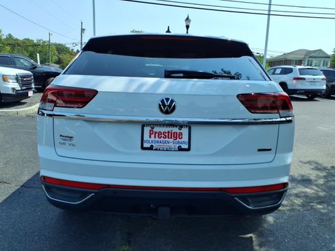 Certified 2022 Volkswagen Atlas Cross Sport SE AWD/4WD image 3