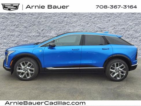 New 2025 Cadillac Optiq Luxury 1 image 11