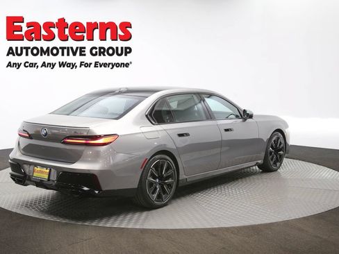 Used 2023 BMW 760i xDrive w/ Executive Package AWD/4WD image 45