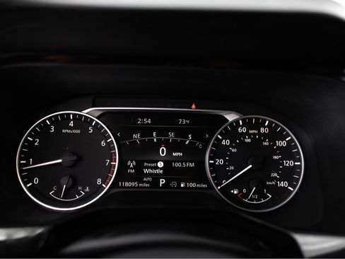 Used 2022 Nissan Pathfinder SL AWD/4WD image 15