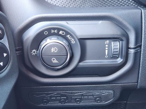 Used 2025 Jeep Gladiator Rubicon image 25