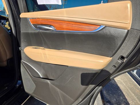 Used 2017 Cadillac XT5 Platinum image 62