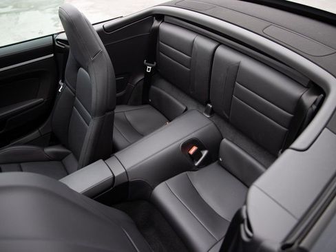 Certified 2025 Porsche 911 Carrera image 18