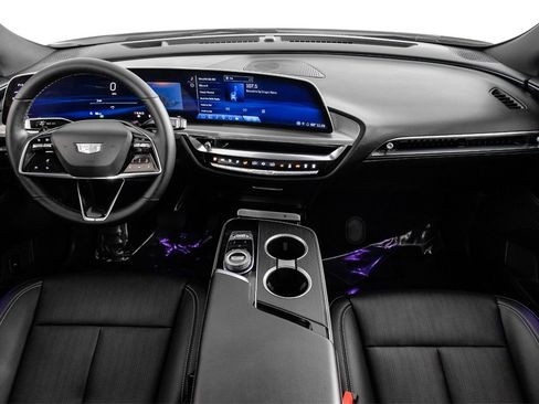 Used 2024 Cadillac Lyriq Luxury image 11