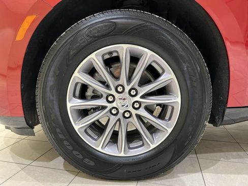 Used 2024 Buick Enclave Essence FWD image 29