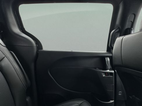 New 2027 Chrysler Pacifica Select FWD image 24