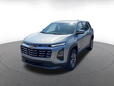 Used 2025 Chevrolet Equinox LT FWD image 4