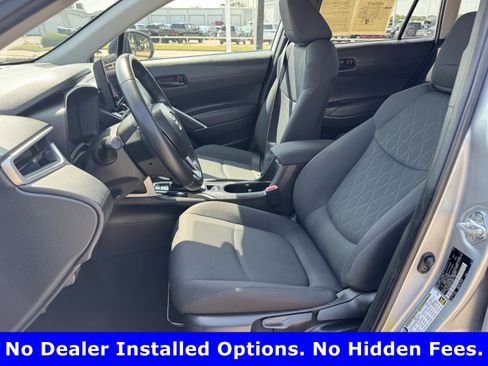Used 2025 Toyota Corolla Cross LE FWD image 23