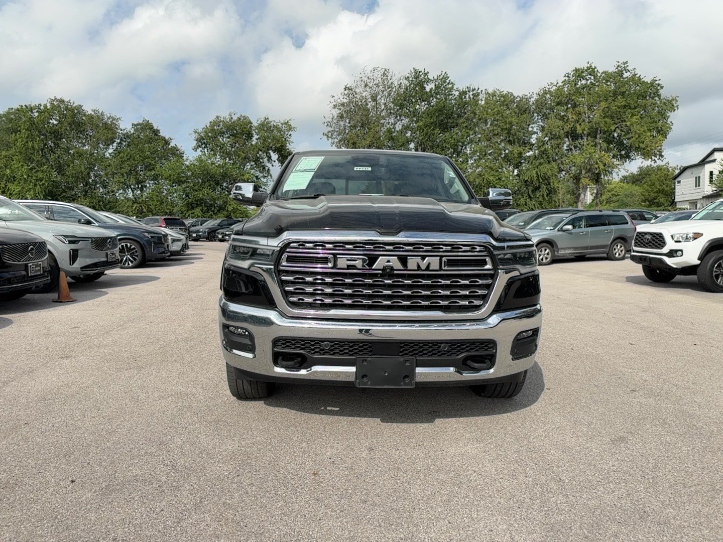Used 2025 RAM 1500 Limited AWD/4WD image 8
