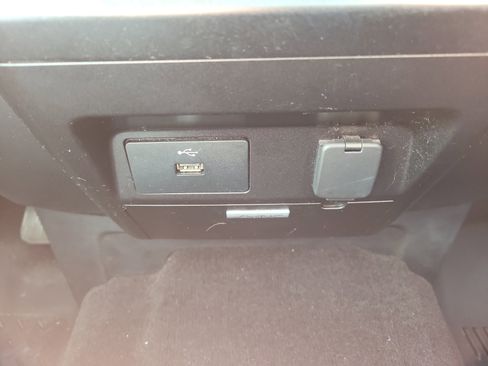 Used 2018 Ford F150 XLT image 33