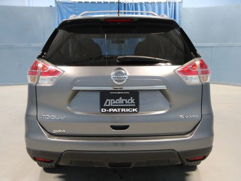 Used 2016 Nissan Rogue SV w/ SV Premium Package image 27