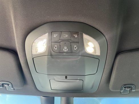 Used 2020 Chrysler Pacifica Touring w/ Advanced Safetytec Group image 26