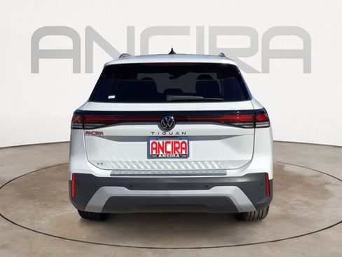 New 2026 Volkswagen Tiguan SE image 7