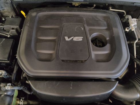 Used 2019 Jeep Grand Cherokee Altitude image 30