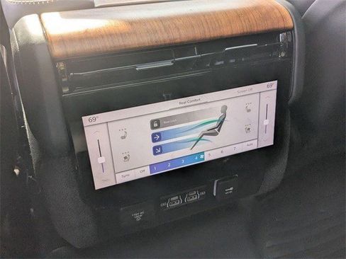 Used 2023 Jeep Grand Wagoneer Series III image 24