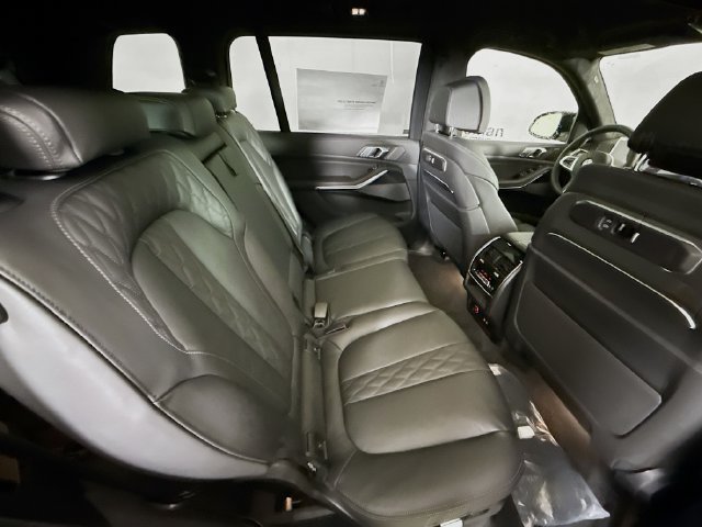 Used 2026 BMW X7 M60i AWD/4WD image 29