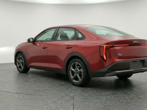 Used 2025 Kia K4 LXS image 6