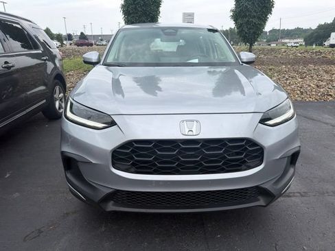 Used 2023 Honda HR-V LX image 2
