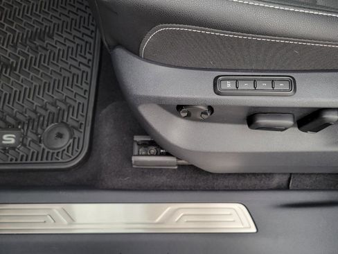 Used 2025 Volkswagen Atlas SEL image 16