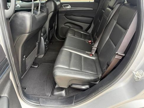 Used 2020 Jeep Grand Cherokee Limited AWD/4WD image 18