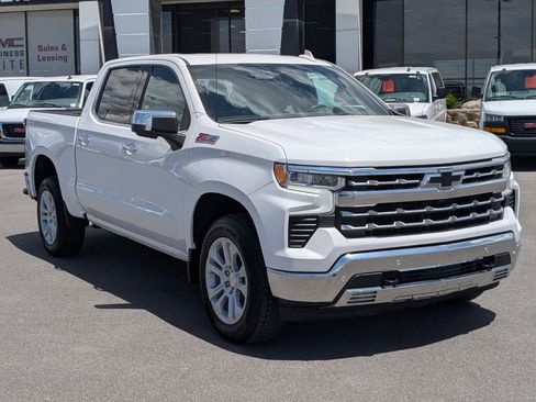 Used 2022 Chevrolet Silverado 1500 LTZ w/ Technology Package AWD/4WD image 7