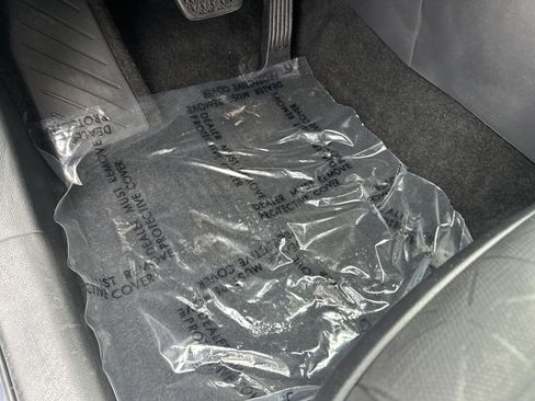 Used 2021 Toyota RAV4 XLE FWD image 17