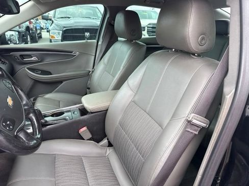 Used 2016 Chevrolet Impala LT w/ Convenience Package FWD image 13