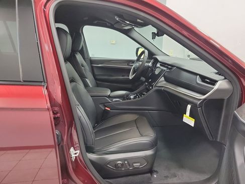 New 2025 Jeep Grand Cherokee L Limited AWD/4WD image 10
