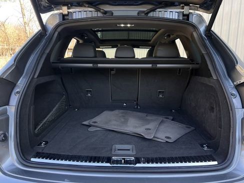 Used 2018 Porsche Cayenne Platinum Edition image 31