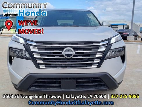 Used 2024 Nissan Rogue SV FWD image 16