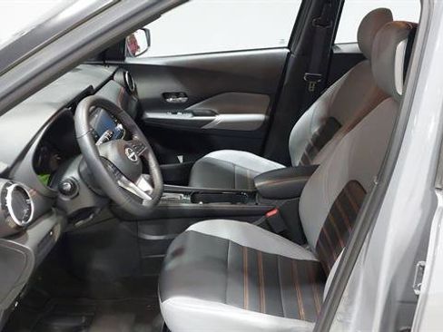 Used 2024 Nissan Kicks SR w/ SR Premium Package FWD image 19