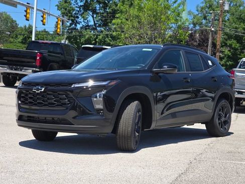 New 2026 Chevrolet Trax LT w/ Driver Confidence Package FWD image 12