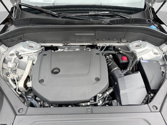 Certified 2025 Volvo XC90 B6 Ultra AWD/4WD image 21
