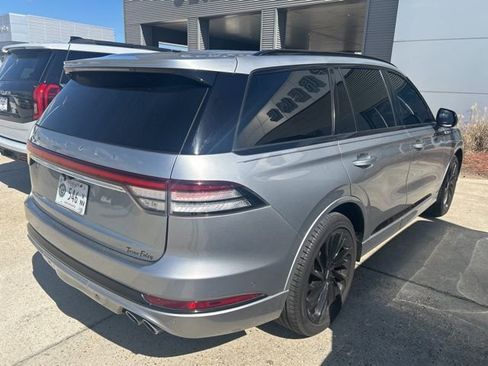 Used 2023 Lincoln Aviator Reserve w/ Equipment Group 201A image 4